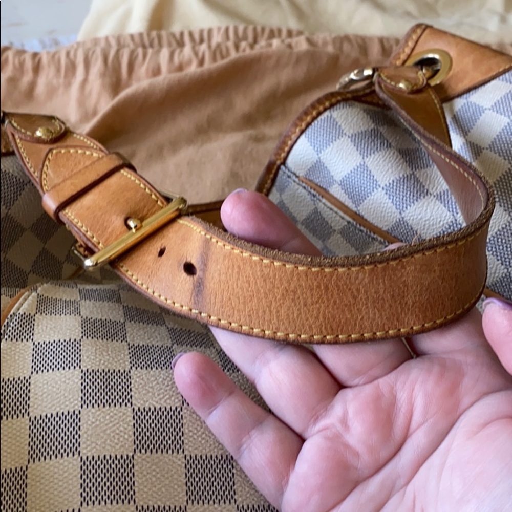 Louis Vuitton Galleria GM - Picture 8 of 16